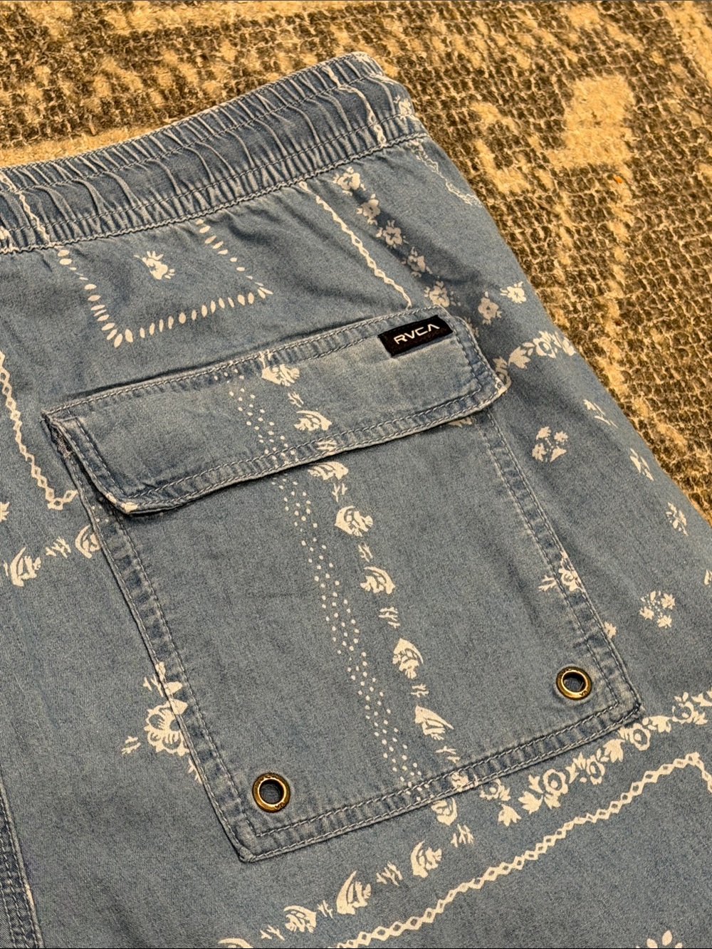 RVCA Light Blue Bandana Print Shorts ~ Large - Picture 13 of 16